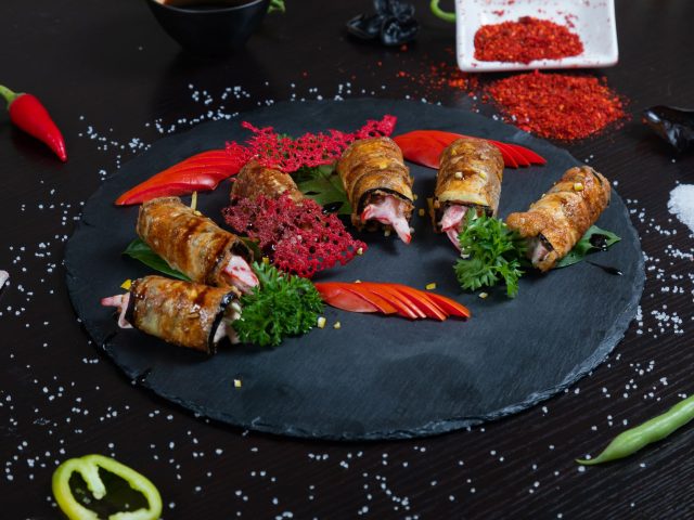 Préparez des rouleaux d’aubergines pour un apéritif léger et savoureux