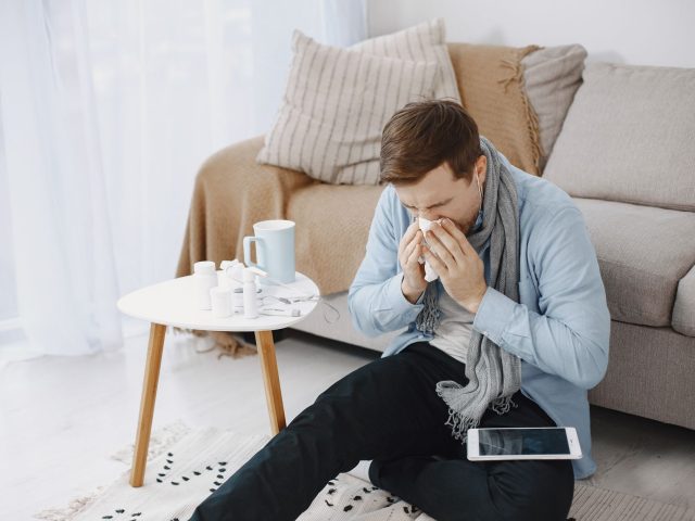 Dès cet hiver, ces gestes quotidiens pour contrer les allergies vous surprendront